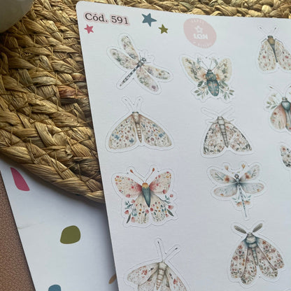 Sticker botánico bichito mariposa escarabajo